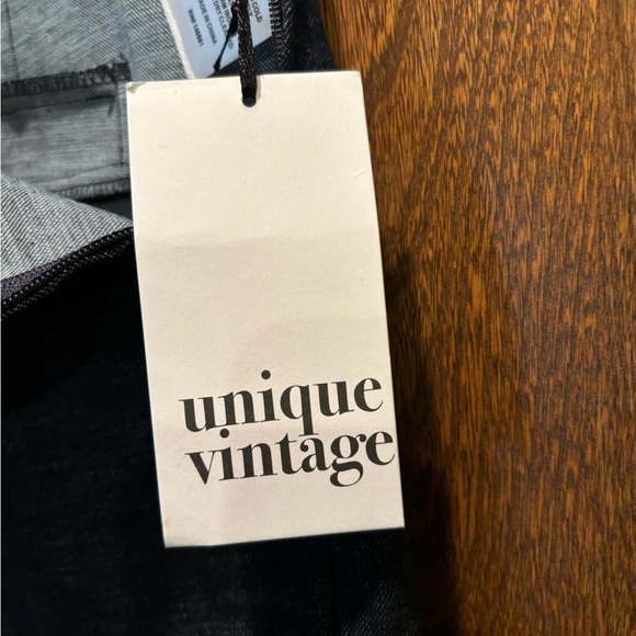 Unique Vintage Jeans - Picture 5 of 11